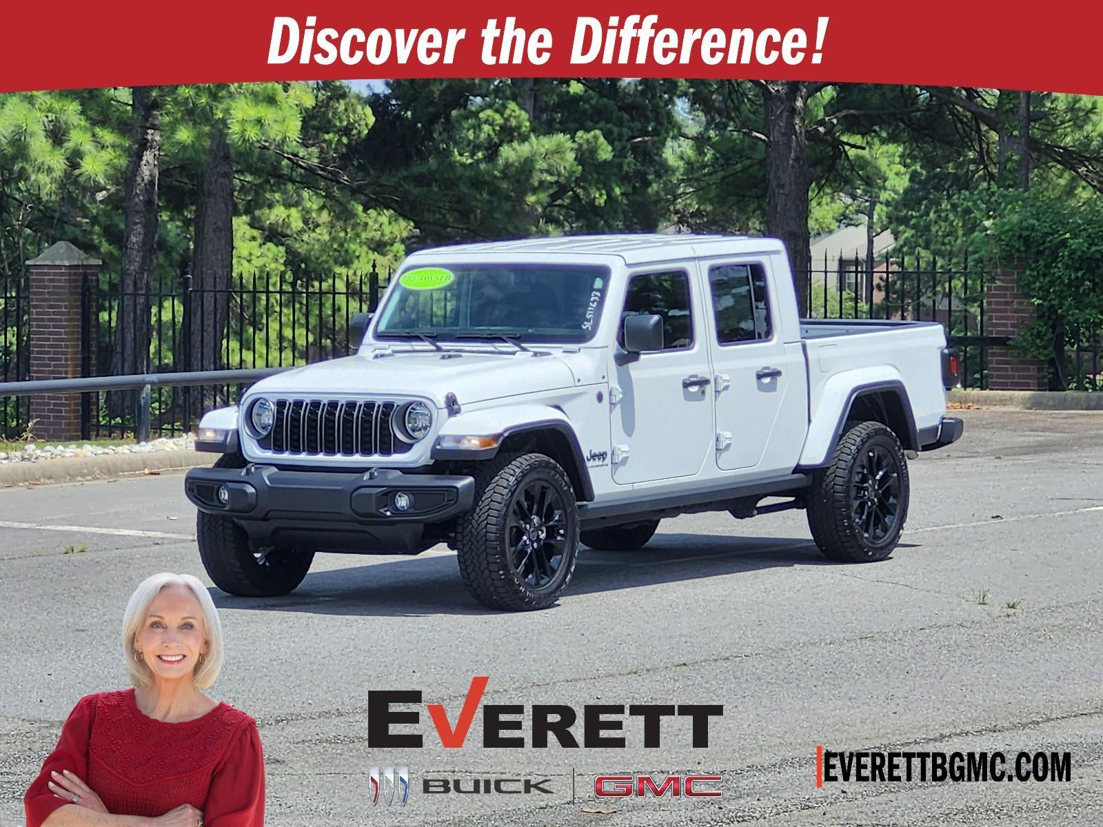 2025 Jeep Gladiator Nighthawk in White — front three-quarter view