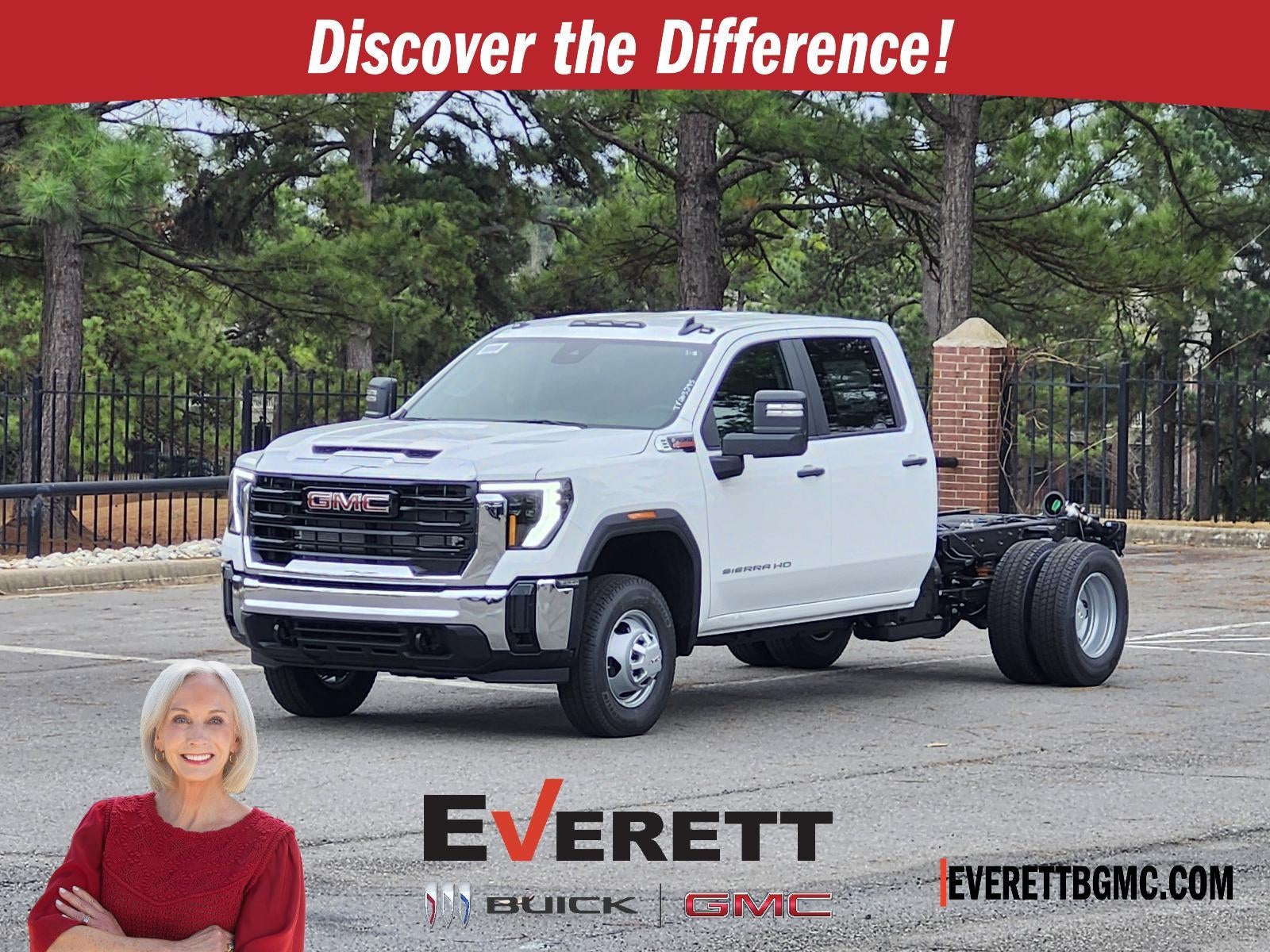 2026 GMC Sierra 3500 HD Chassis Cab 4WD Crew Cab 177" WB, 60" CA Pro in Summit White — front three-quarter view