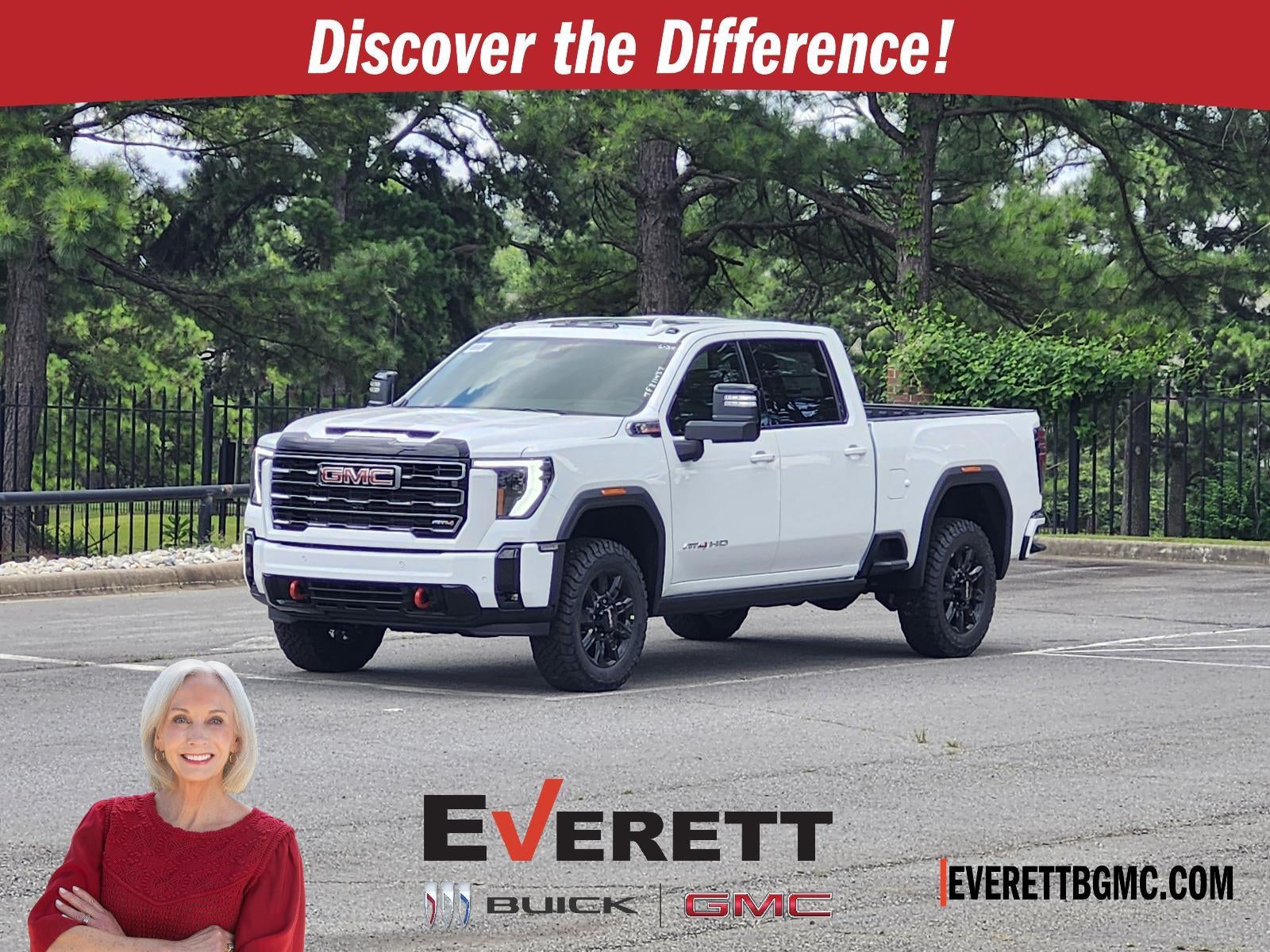 2026 GMC Sierra 2500 HD Crew Cab Standard Box 4-Wheel Drive AT4 in Summit White — front three-quarter view