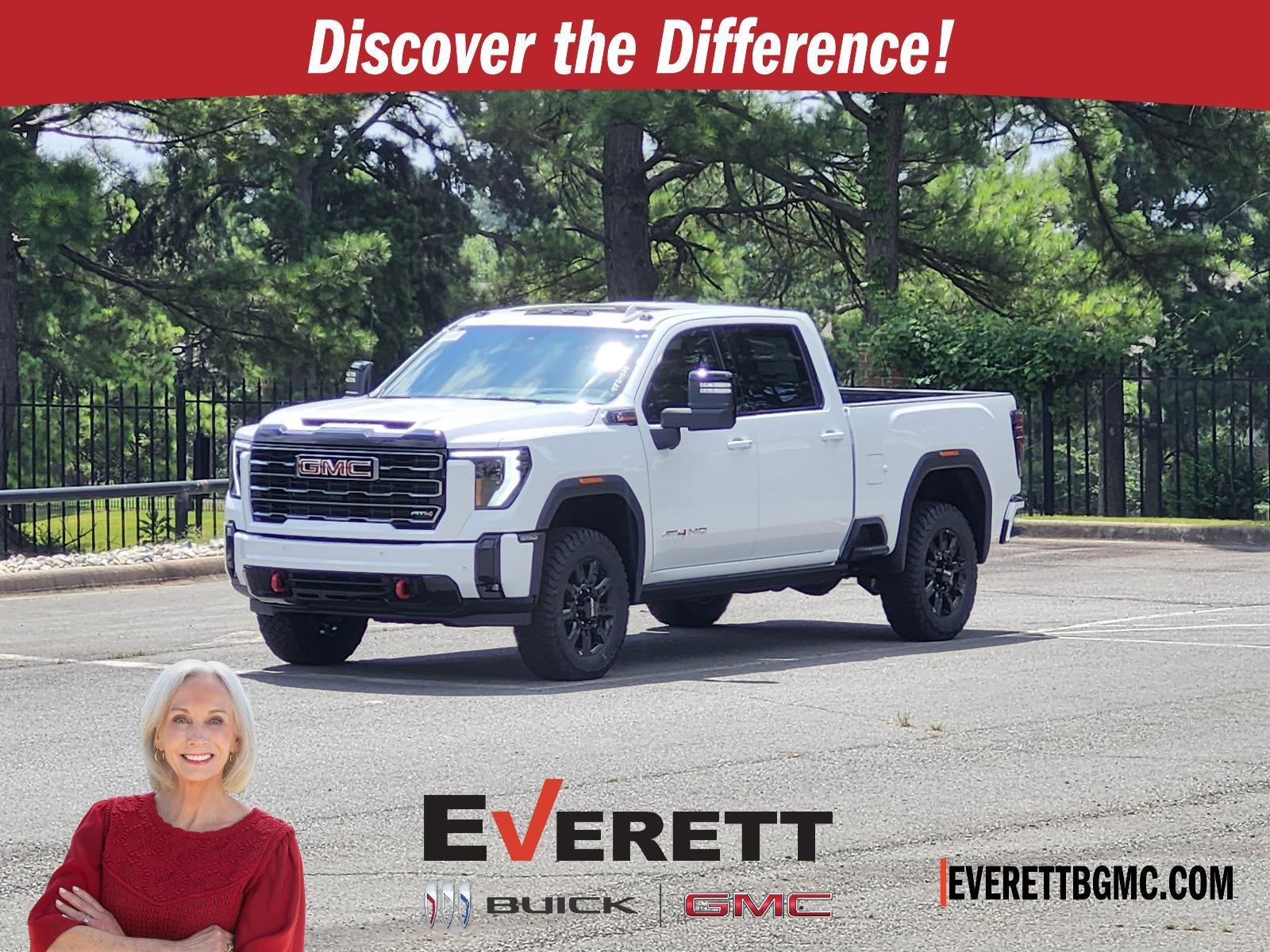 2026 GMC Sierra 2500 HD Crew Cab Standard Box 4-Wheel Drive AT4 in Summit White — front three-quarter view