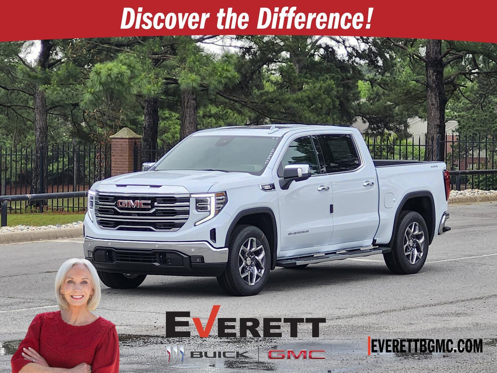 2026 GMC Sierra 1500 Crew Cab Short Box 4-Wheel Drive SLT in Glacier White Tricoat — front three-quarter view