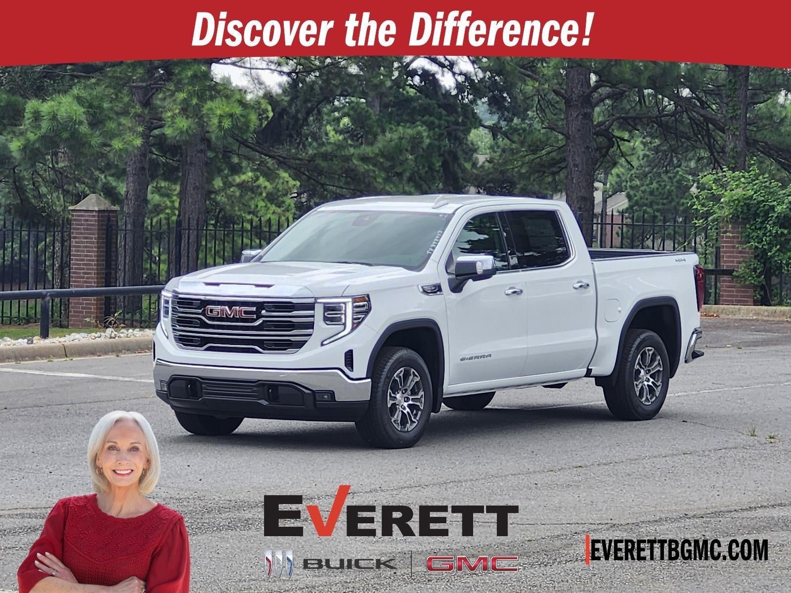 2026 GMC Sierra 1500 Crew Cab Short Box 4-Wheel Drive SLT in Summit White — front three-quarter view
