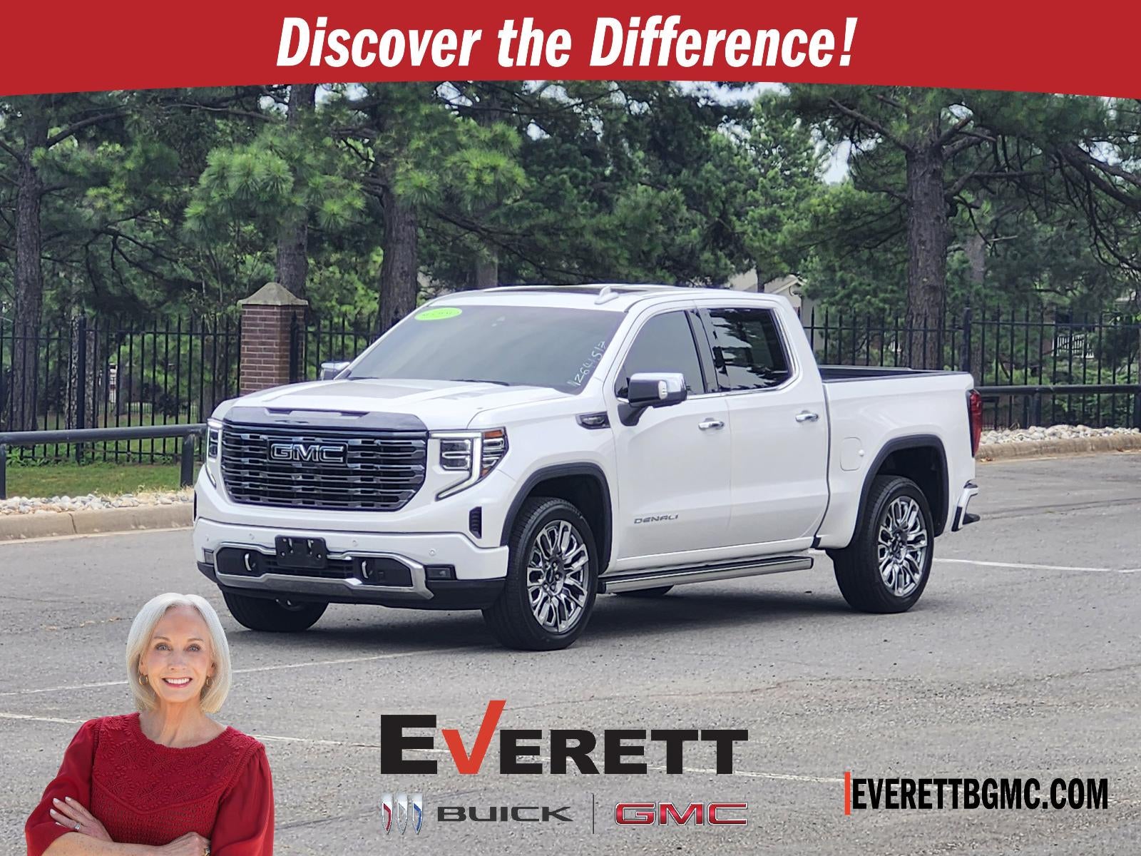 2022 GMC Sierra 1500 Denali Ultimate in White Frost Tricoat — front three-quarter view