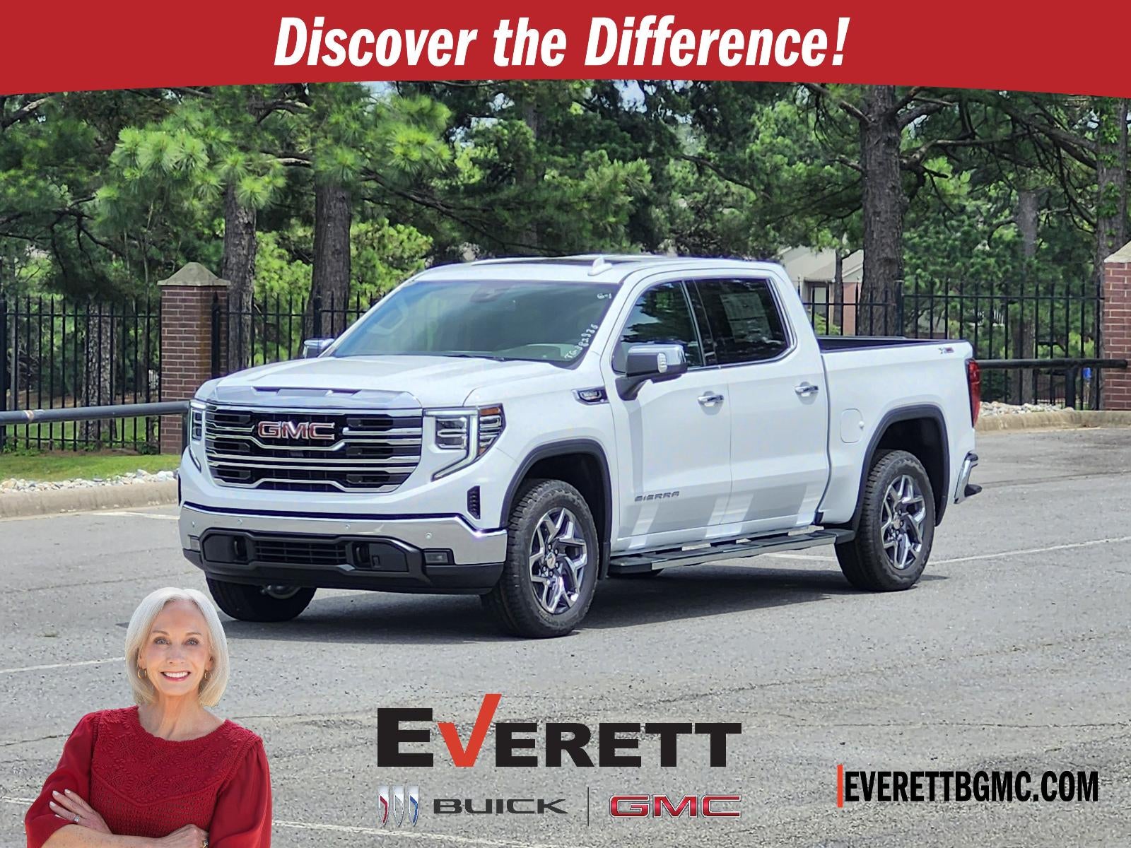 2026 GMC Sierra 1500 Crew Cab Short Box 4-Wheel Drive SLT in Summit White — front three-quarter view