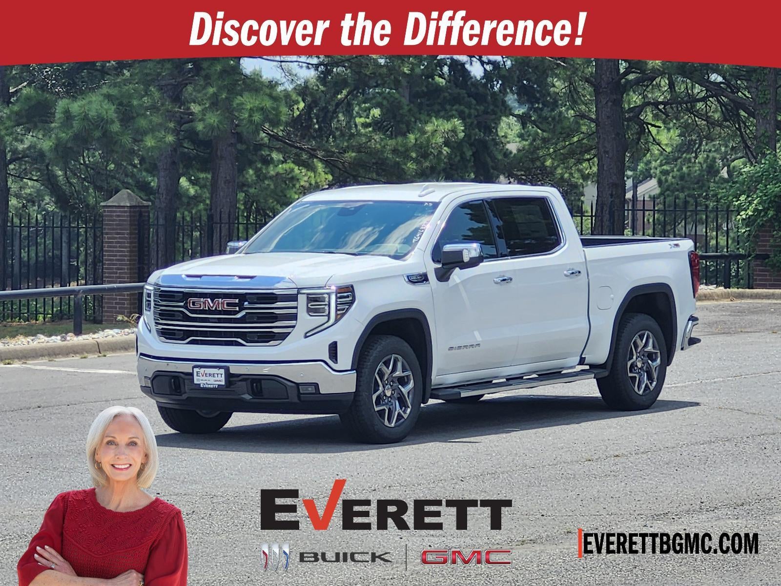 2026 GMC Sierra 1500 Crew Cab Short Box 4-Wheel Drive SLT in Summit White — front three-quarter view