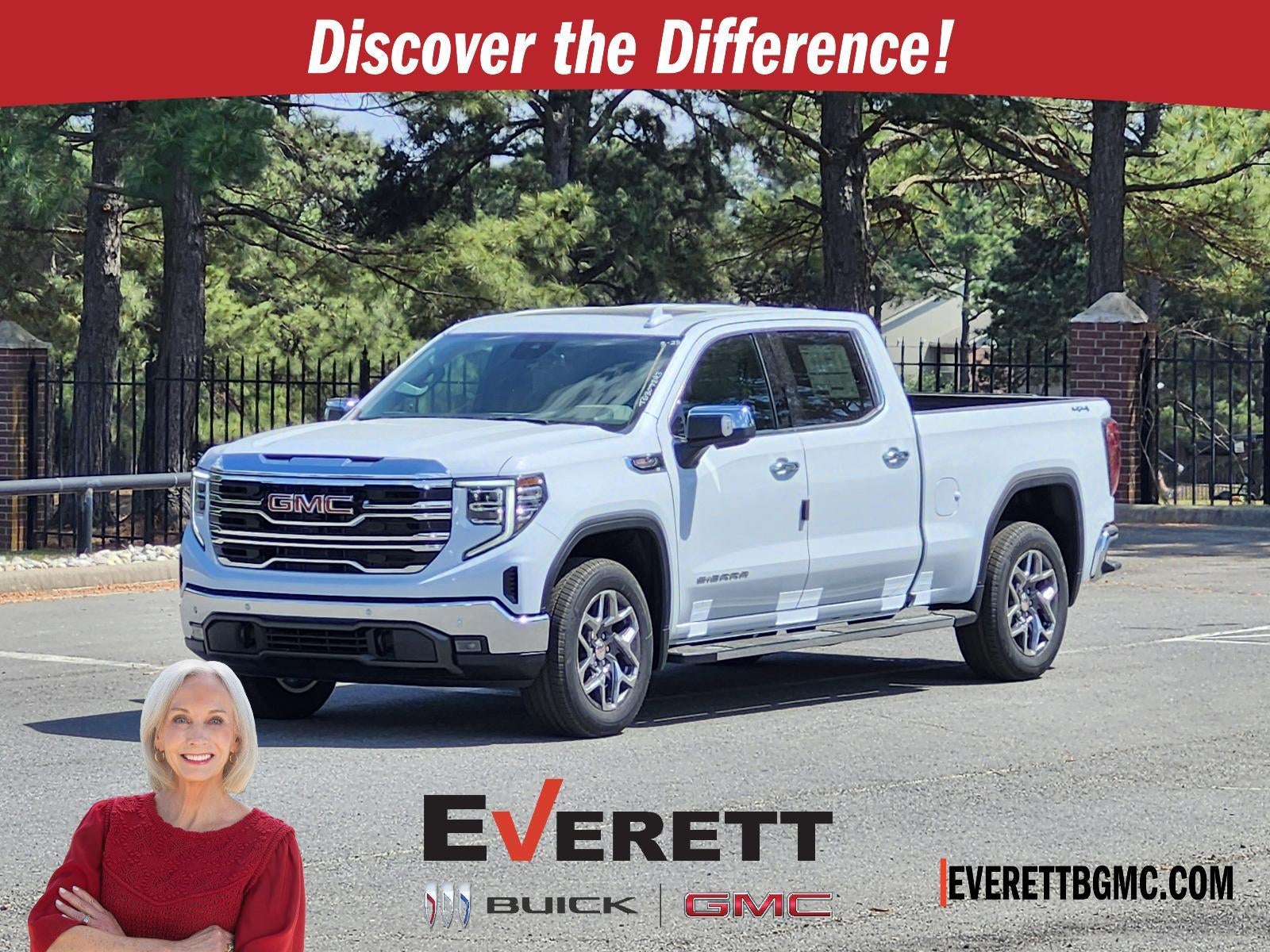2026 GMC Sierra 1500 Crew Cab Standard Box 4-Wheel Drive SLT in Glacier White Tricoat — front three-quarter view