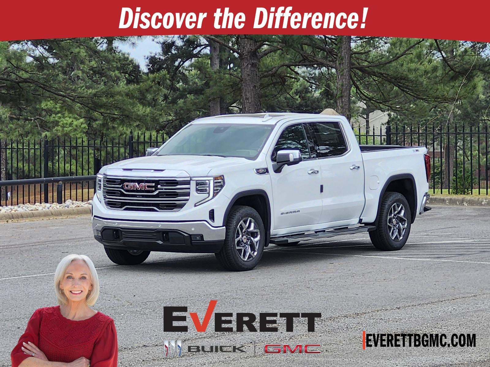 2026 GMC Sierra 1500 Crew Cab Short Box 4-Wheel Drive SLT in Summit White — front three-quarter view