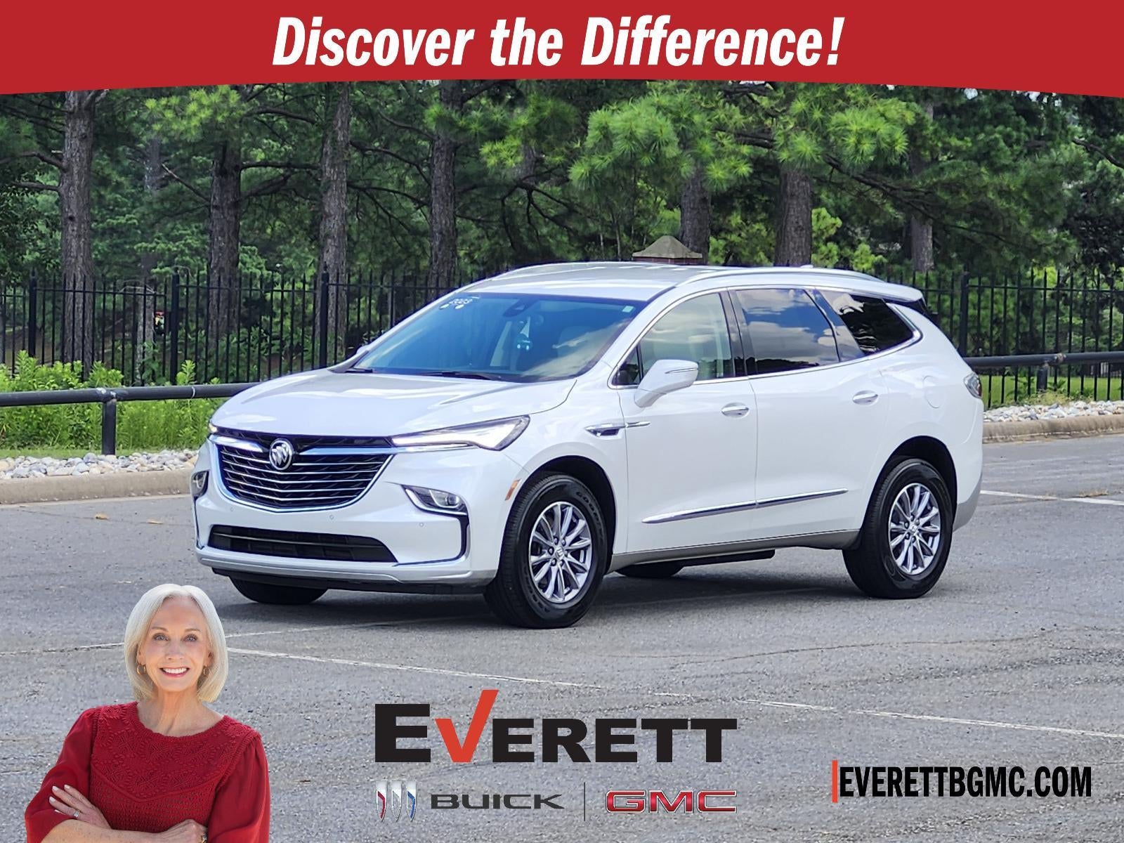 2023 Buick Enclave Essence in White Frost Tricoat — front three-quarter view