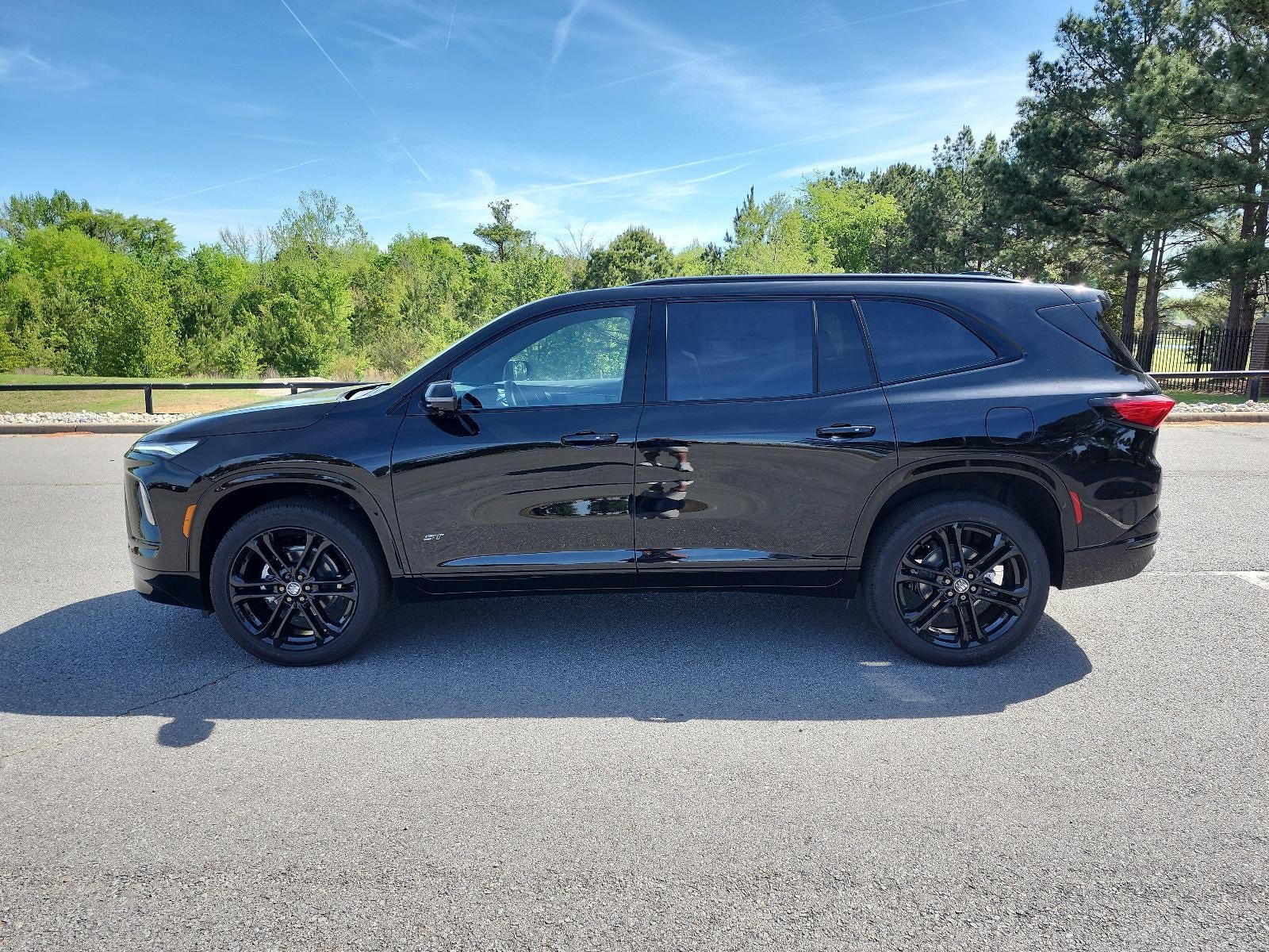 2026 Buick Enclave — side profile view
